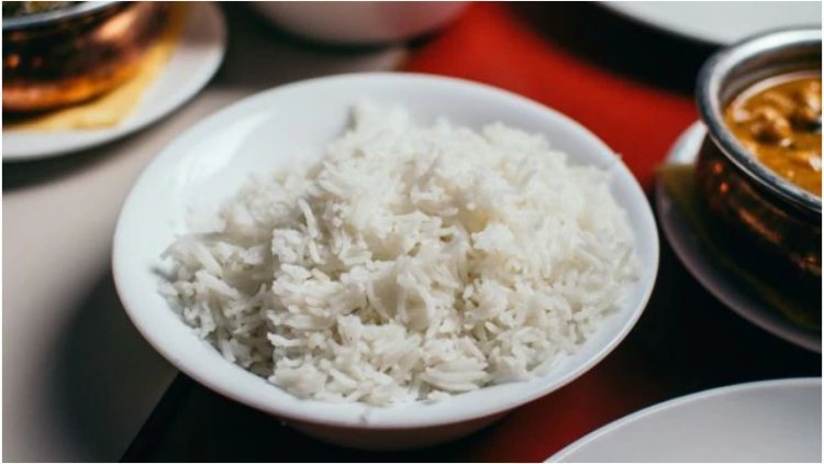 Is it necessary to soak rice before cooking? Does it aid in lowering blood sugar? An authority responds