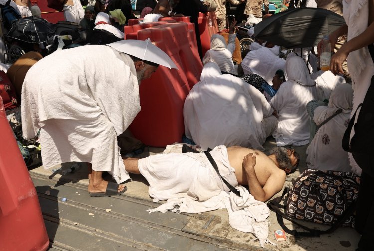 1,301 hajj deaths, primarily from unregistered pilgrims, according to Saudi