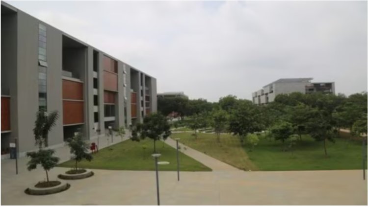 Ahmedabad University launches BxMx dual degree program.